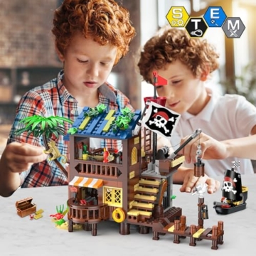 CUBIMANA Piraten Wharf Bauspielzeug mit Licht Piratenschiff - 3 Modi Piratenhafen Baustein 781 Stück Mittelalterliches Piratenhaus Klemmbausteine Bausteinset, Geschenk Set für Kinder Jungen 6+ - 5