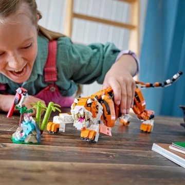 LEGO 31129 Creator Majestätischer Tiger, Panda oder Fisch, 3-in-1 Tierfiguren-Set, Spielzeug für Kinder, Jungen und Mädchen, Konstruktionsspielzeug mit Tieren - 10