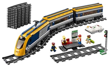 LEGO 60197 City Personenzug mit batteriebetriebenem Motor, ferngesteuertes Set mit Bluetooth-Verbindung, Schienen und Zubehör - 3