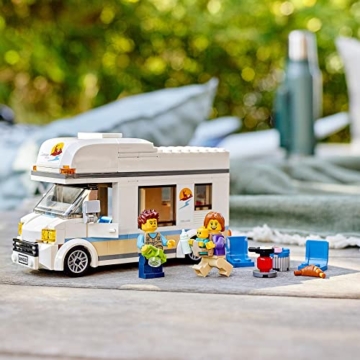 LEGO 60283 City Starke Fahrzeuge Ferien-Wohnmobil Spielzeug, Spielzeugauto Campingbus, Lernspielzeug, Geschenk für Jungen und Mädchen mit Minifiguren - 7