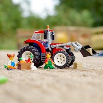 LEGO 60287 City Traktor Spielzeug, Bauernhof Set mit Minifiguren und Tierfiguren, toll als Geschenk für Jungen und Mädchen ab 5 Jahren - 7