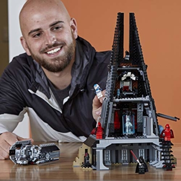 LEGO 75251 Star Wars Darth Vaders Festung Bauset mit 5 Minifiguren, Geschenk für Sammler - 5