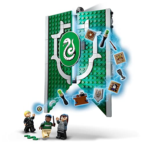 LEGO 76410 Harry Potter Hausbanner Slytherin Set, Hogwarts-Wappen und Gemeinschaftsraum-Spielzeug, 2in1-Reisespielzeug und Wand-Deko, Sammel-Set mit Draco Malfoy-Minifigur, 9-99 Jahren - 3