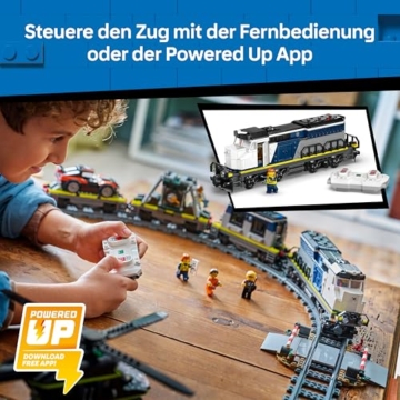 LEGO City City Überfall auf den Polizeizug - Ferngesteuerter Spielzeug Zug - Modellbau mit kreisförmiger Strecke, Helikopter, Rallyeauto, 6 Minifiguren - Geschenk für Jungen ab 7 Jahren - 60508 - 3
