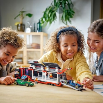 LEGO City F1 Transporter mit RB20 & AMR24 F1 Rennautos - Spielzeug Autotransporter für Red Bull & Aston Martin Formel 1 Teams - Inkl. 5 Minifiguren - Geschenk für Jungen & Mädchen ab 8 Jahren 60445 - 10