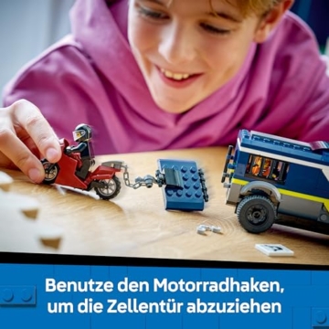 LEGO City Gefangenentransporter - Spielzeug LKW Bauset mit Motorrad, 3 Minifiguren und Abnehmbarer Gefängnistür - Ostergeschenke für Jungen ab 6 Jahren - 60479 - 4