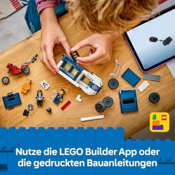 LEGO City Gefangenentransporter - Spielzeug LKW Bauset mit Motorrad, 3 Minifiguren und Abnehmbarer Gefängnistür - Ostergeschenke für Jungen ab 6 Jahren - 60479 - 6