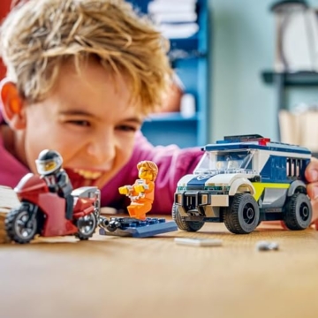 LEGO City Gefangenentransporter - Spielzeug LKW Bauset mit Motorrad, 3 Minifiguren und Abnehmbarer Gefängnistür - Ostergeschenke für Jungen ab 6 Jahren - 60479 - 9