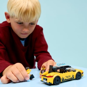LEGO City Gelbes Taxi - Spielzeug Auto - Modellbau mit 2 Minifiguren, abnehmbares Dach - Spielset zur Förderung der Feinmotorik - Geburtstagsgeschenk für Jungen ab 5 Jahren - 60487 - 9