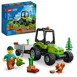 LEGO City Park Traktor 60390 - Spielzeug mit Anhänger für Kinder ab 5 Jahren - Bauernhof Fahrzeug Bauset mit Tierfiguren und Gärtner-Minifigur - Geschenkidee - 1