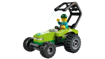 LEGO City Park Traktor 60390 - Spielzeug mit Anhänger für Kinder ab 5 Jahren - Bauernhof Fahrzeug Bauset mit Tierfiguren und Gärtner-Minifigur - Geschenkidee - 4