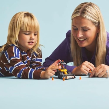 LEGO City Radlader - Spielzeugbagger für Kleinkinder, Mädchen und Jungen ab 4 Jahren - Fahrzeug Spielset - Montessori Geschenkideen für die Vorschule - Set mit 2 Bauarbeiter Minifiguren 60450 - 9