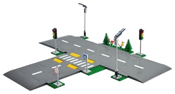 LEGO City Straßenkreuzung mit Ampeln, Bauset mit im Dunkeln leuchtenden Steinen 60304 - 10