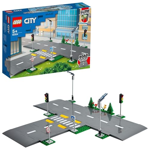 LEGO City Straßenkreuzung mit Ampeln, Bauset mit im Dunkeln leuchtenden Steinen 60304 - 1