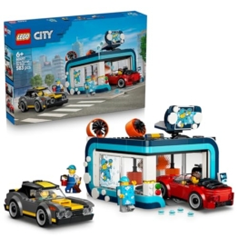 LEGO City Waschstraße Spielzeug - inkl. 2 Modellautos, Waschfunktion und 4 Minifiguren mit Zubehör - Geburtstagsgeschenk für Jungen ab 6 Jahren - 60497 - 1
