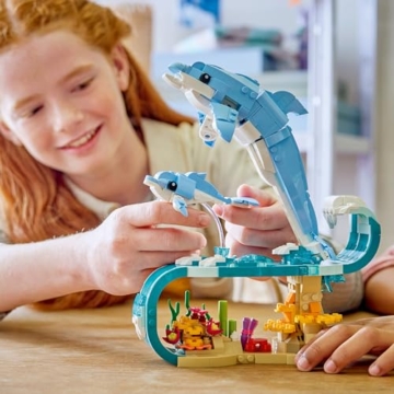 LEGO Creator 3-in-1-Set Meerestiere: Wunderschöne Delfine - Tierfiguren - Set mit 3 Optionen: Delfine, Seepferdchen & Krabbe - Spielzeug für Kinder ab 9 Jahren - Geschenk für Mädchen & Jungen - 31385 - 9