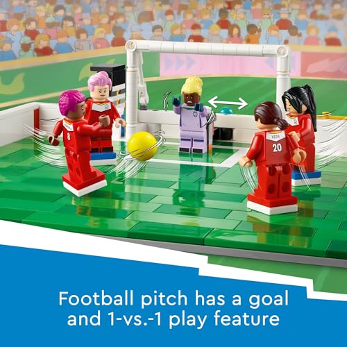 LEGO Icons of Play Fußball Spielzeug, Detailgetreues Bauset für Jungen und Mädchen mit 15 Minifiguren, Beinhaltet auch ein Feld, Tribüne und funktionierende Anzeigetafel, Fußball-Geschenk für Fans und - 3