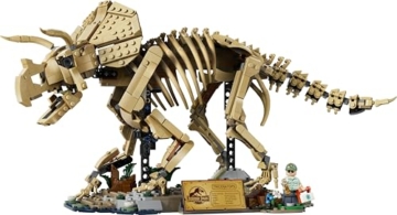 LEGO Jurassic World Dinosaurier-Fossilien: Triceratops - Modellbau für Erwachsene mit der Minifigur Dr. Gerry Harding - DIY Deko fürs Regal - Geschenkidee für Jurassic Park Fans - 77985 - 8