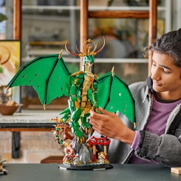 LEGO NINJAGO Wächterdrache Bauset - Mit Drachenfigur, Meister Wu Minifigur & Ständer – Bauspielset für Jungen ab 14 Jahren & Teenager 71847 - 10