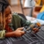 LEGO Speed Champions McLaren Formel 1 Rennwagen 2023, Spielzeug für Kinder ab 9 Jahren, Jungen und Mädchen, die gerne selbstständig Spielen, baubares Fahrzeugmodell, Kinderzimmer-Dekoration 76919 - 10