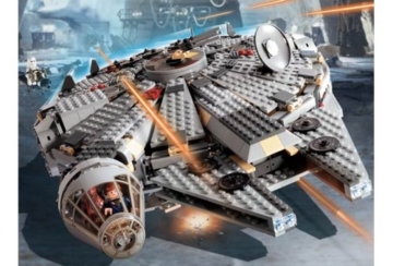 LEGO 4504 Star Wars Millennium Falcon
