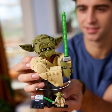 LEGO Star Wars 75438 Angriff der Klonkrieger Yoda Büste - Modellbau für Erwachsene mit grünem Lichtschwert und sammelbarer Jedi Minifigur - DIY Deko - Geschenk für Fans von Angriff der Klonkrieger - 7