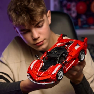 LEGO Technic Ferrari FXX K Rennwagen Spielzeug – Automodell zum Bauen und Ausstellen mit V12-Motor und beweglichen Kolben – Motorsport Geschenk für Jungen ab 10 Jahren – 42212 - 8