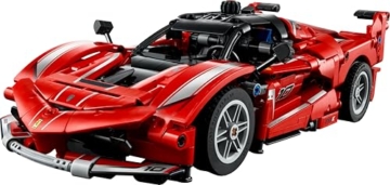 LEGO Technic Ferrari FXX K Rennwagen Spielzeug – Automodell zum Bauen und Ausstellen mit V12-Motor und beweglichen Kolben – Motorsport Geschenk für Jungen ab 10 Jahren – 42212 - 9