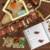 Mould King 24072 Wild West Architecture Building Block Set, Mini Western Saloon Modellbau Spielzeug für Erwachsene, Ideal Haus Zimmer Dekoration Geschenke für Kinder Mädchen Jungen Alter 8+ (800 PCS) - 4