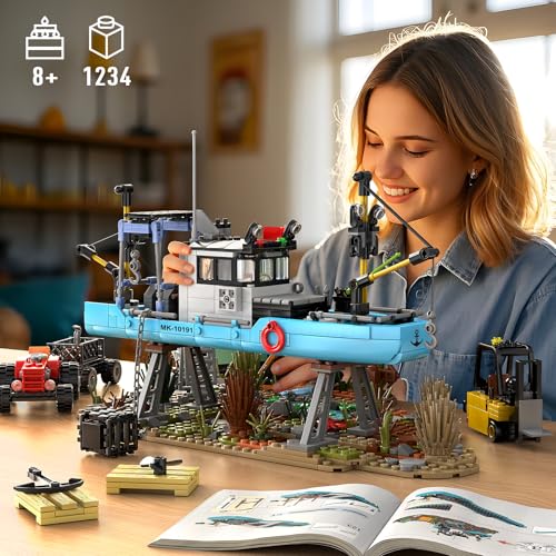 Mould King 10191 Seaside City Fishing Boat