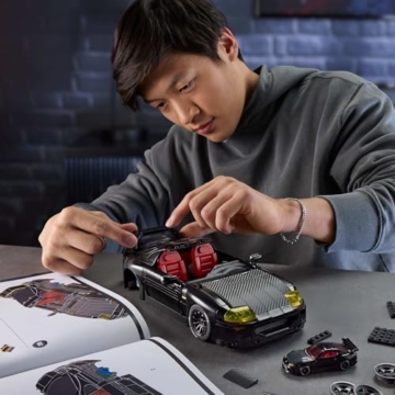Mattel Brick Shop Toyota Supra MKIV beim Aufbau mit rotem Innenraum und Bauanleitung