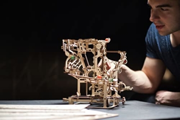 UGEARS 3D Puzzle Kugelbahn aus Holz - Murmel-Kettenbahn - DIY Spielset - Holzmurmelbahn - Modellbausatz für Erwachsene - Kugelbahn aus Holz - Kinetische Skulptur 3D Holzpuzzle - Konstruktionsspielzeug - 2