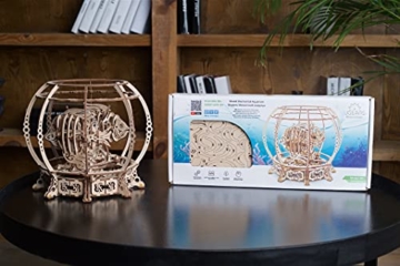 UGEARS 3D Puzzle Mechanisches Aquarium - Dekorativer Aquarium Holzbausatz mit Federmechanismus - 3D Holzpuzzle für Erwachsene - Selbstmontage Modellbau - Modellbausatz für Erwachsene und Kinder 14+ - 3